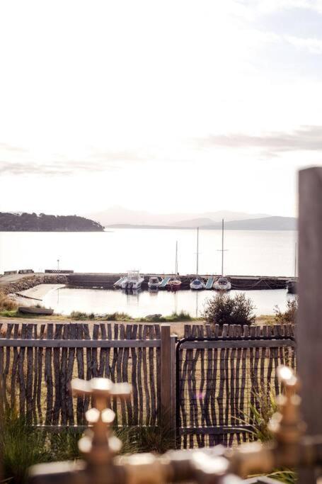 Bruny Boathouse Bed & Breakfast Alonnah Exterior photo